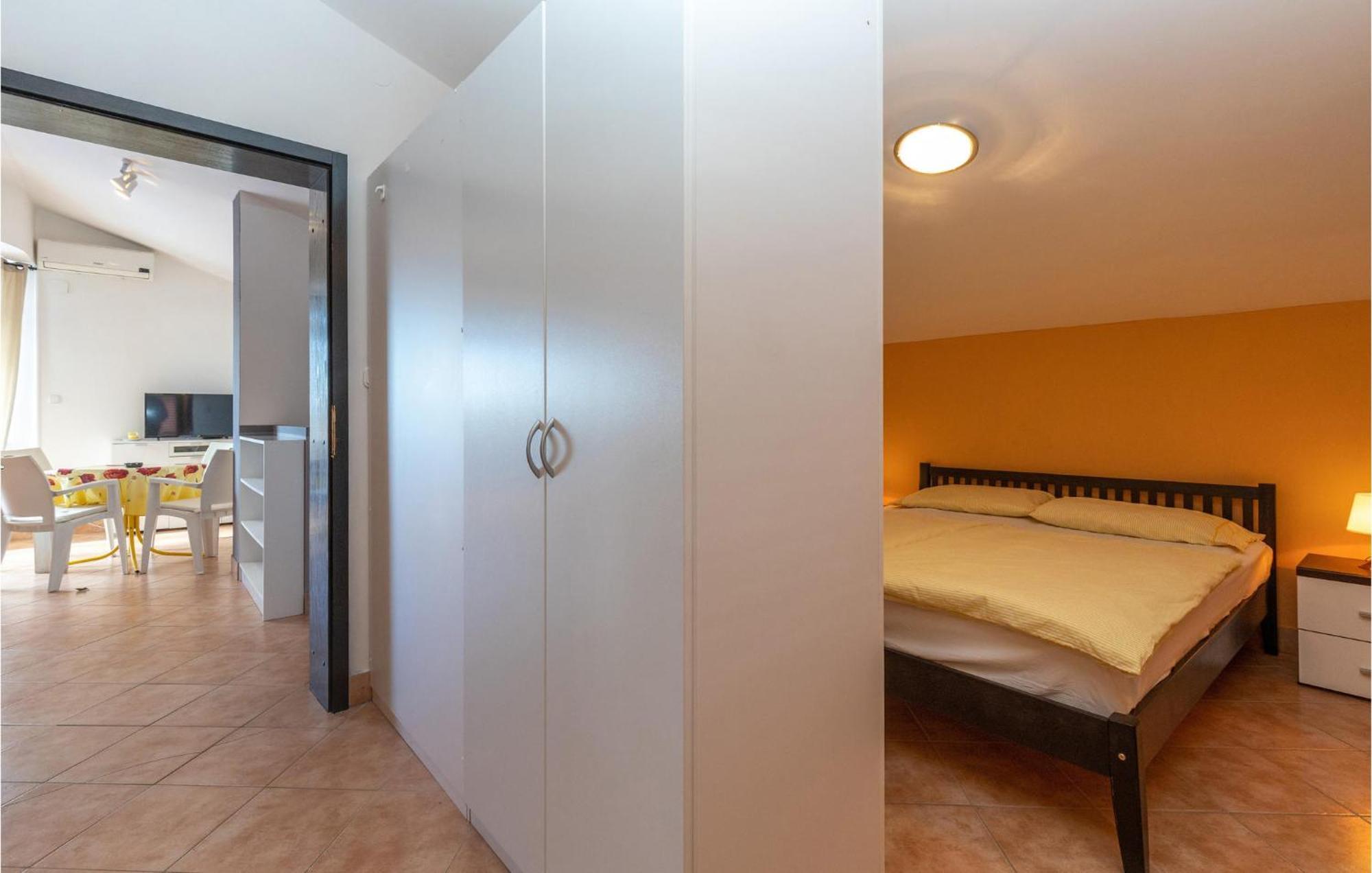 1 Bedroom Cozy Apartment In ยาดราโนโว ภายนอก รูปภาพ